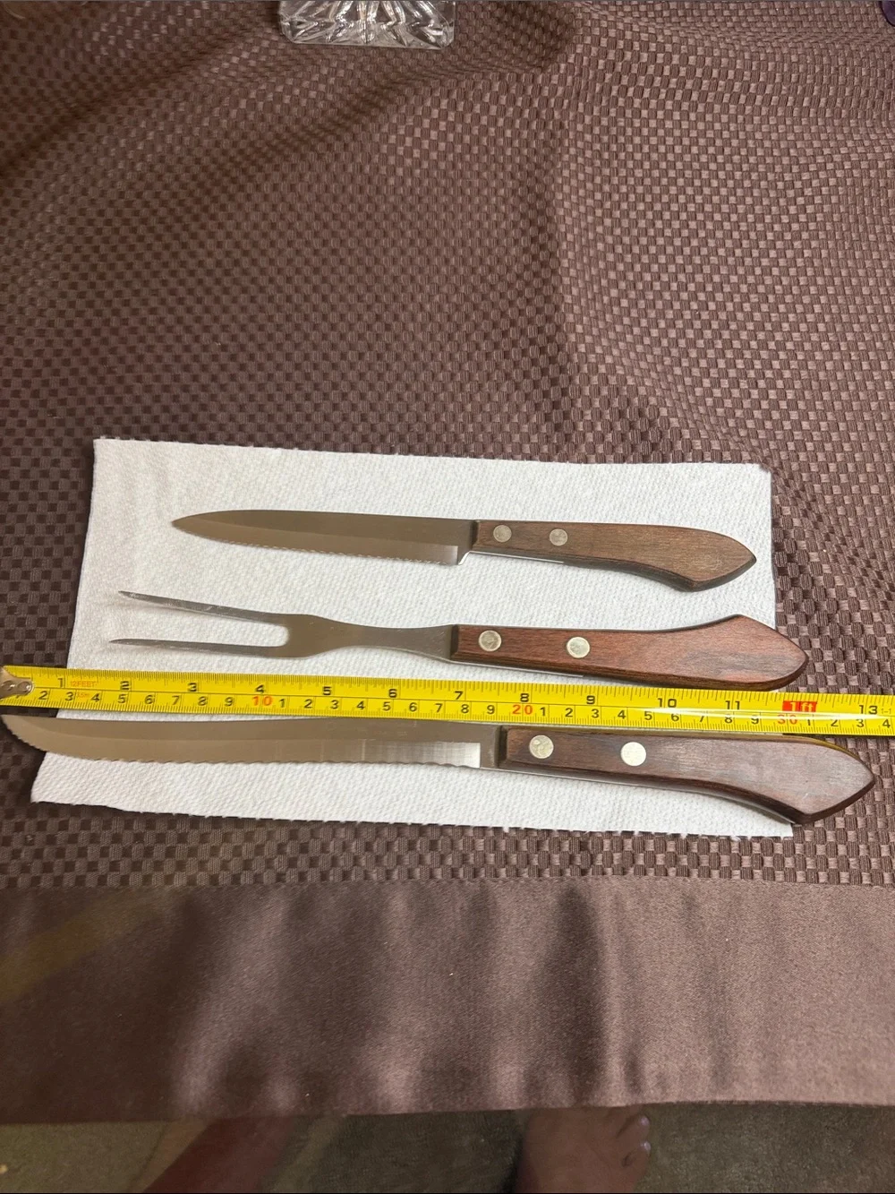 Vintage Oneida Deluxe Stainless 133, 152, 127 Brown Knives & Carving Fork